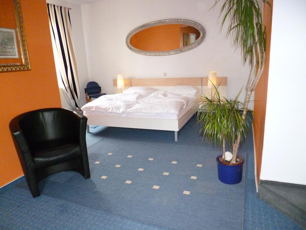 Hotel Restaurant Marbella 민덴 객실 사진